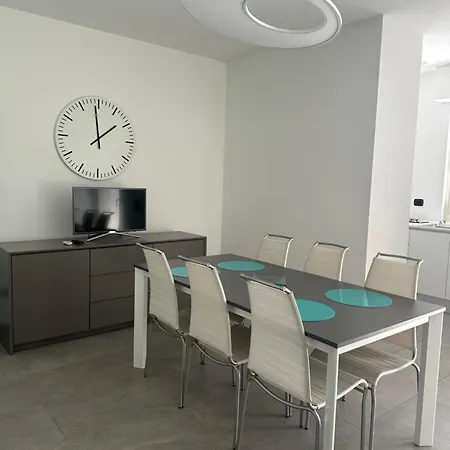 Modern Flat With A Stunning View In Center *