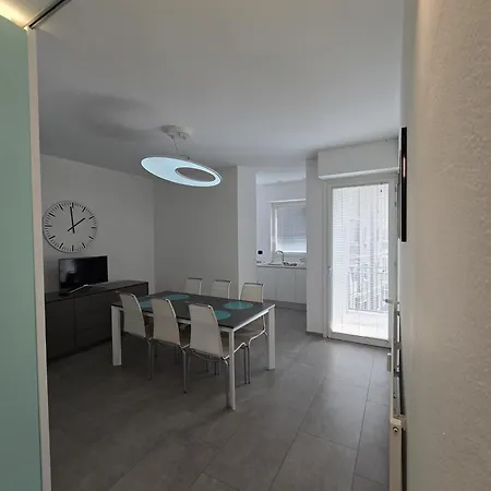 Modern Flat With A Stunning View In Center 公寓