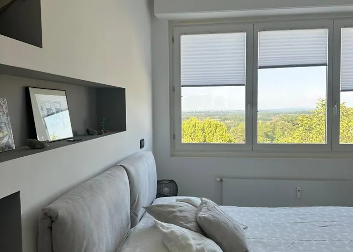 Modern Flat With A Stunning View In Center