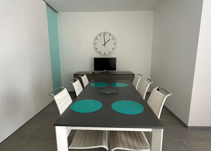 Modern Flat With A Stunning View In Center