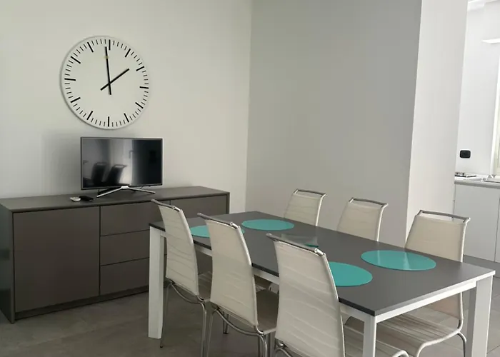 Modern Flat With A Stunning View In Center *